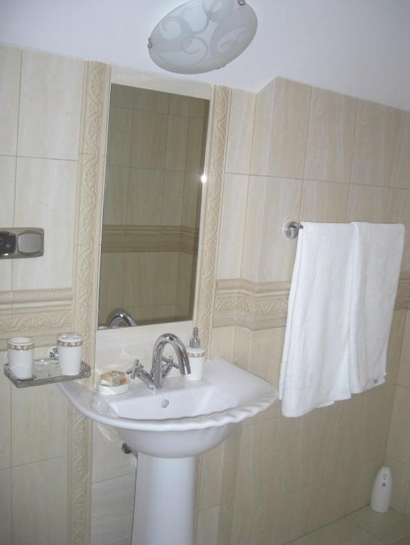 Hotel Dom Bankietowy Arkadia Sochaczew Exterior foto